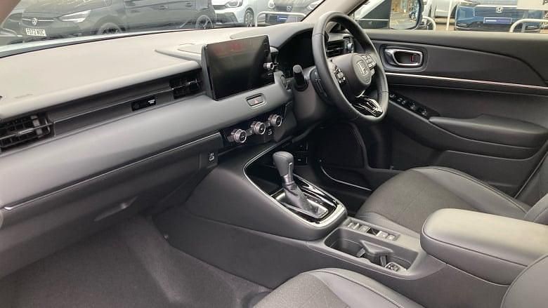 Premium sunlight white Used 2022 Honda HR-V Advance SUV | £20,317 (Fair price) - Image 1/3