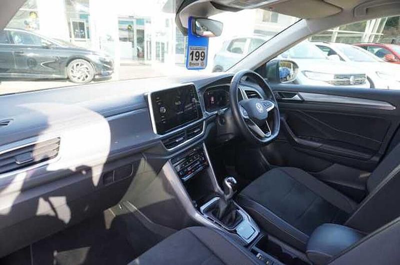 Used VW T-Roc 150 HP (110 kW) 2024 SUV