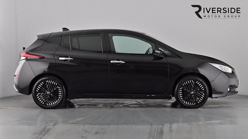 Used Nissan Leaf N-Connecta 110 kW (150 HP) 2023 Super black Hatchback
