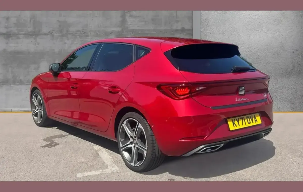 Used Seat Leon FR 272 HP (200 kW) 2022 Red Hatchback
