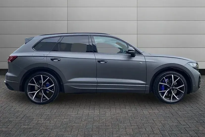 Used VW Touareg R 462 HP (339 kW) 2025 Silicon grey SUV