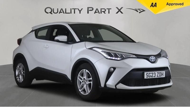 Used Toyota C-HR 122 HP (89 kW) 2023 White SUV