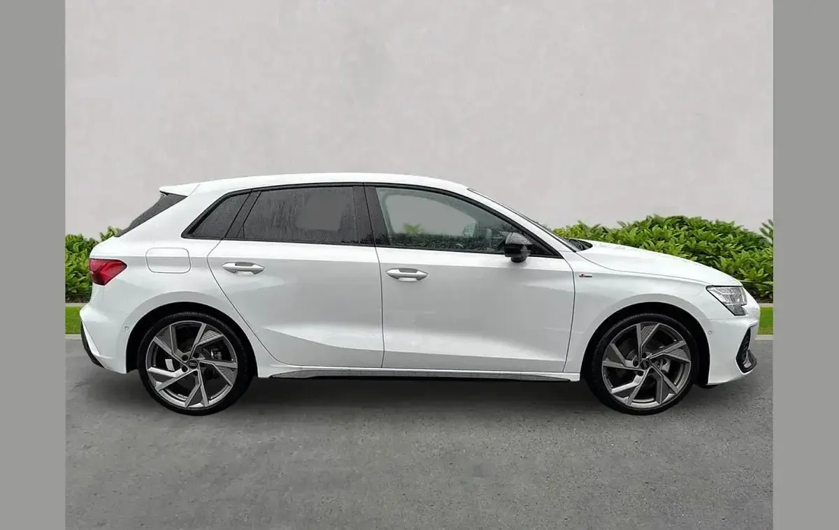 Used Audi A3 Advanced 147 HP (108 kW) 2025 White Hatchback