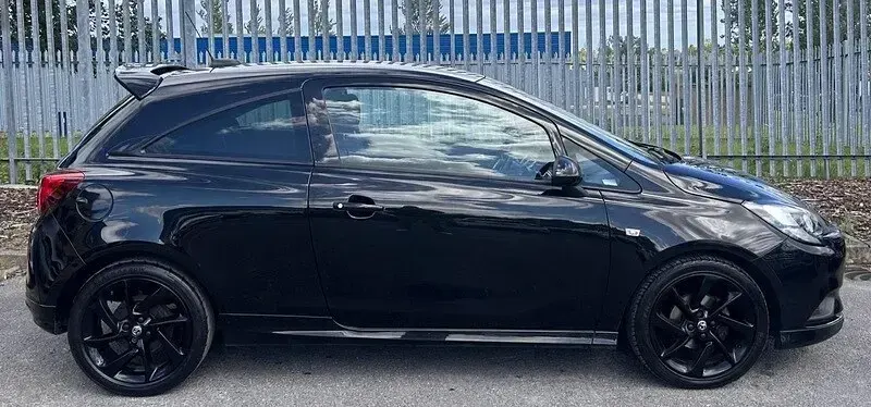 Used Vauxhall Corsa SRi 90 HP (66 kW) 2019 Black Hatchback