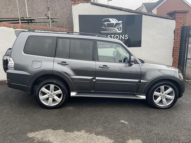 Used Mitsubishi Shogun 187 HP (137 kW) 2015 Grey SUV