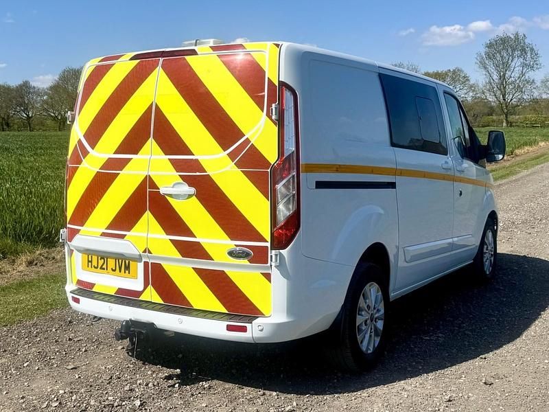Używany Ford Transit Custom Limited 130 KM (95 kW) 2021 Biały Kombi