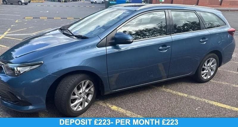 Blue Used 2016 Toyota Auris Business Edition Estate | £9,616 (A bit pricey) - Image 1/4