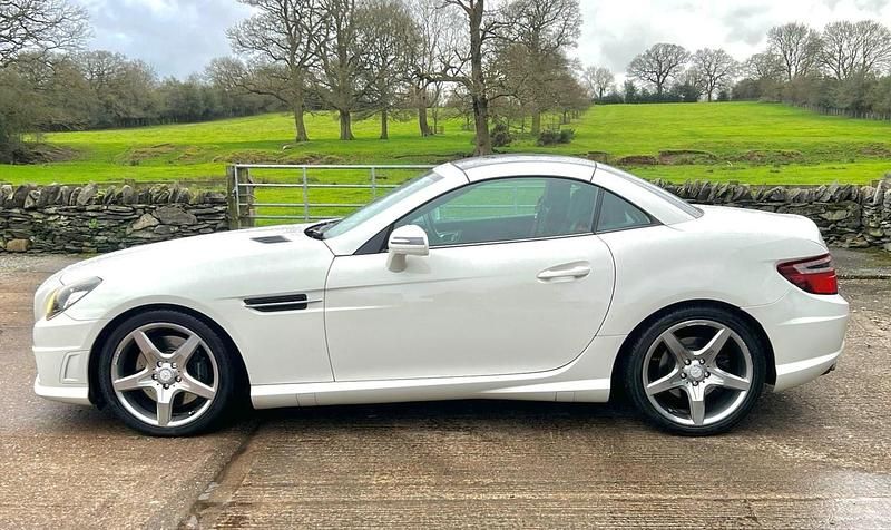 Used Mercedes SLK250 AMG 204 HP (150 kW) 2013 White Cabriolet