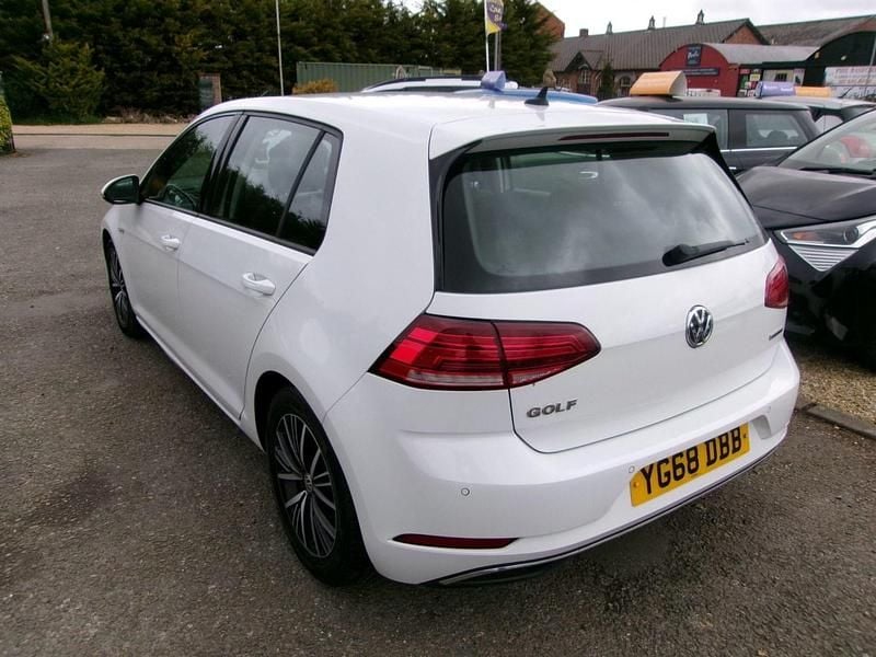 Used VW Golf VII SE 2019 White Hatchback