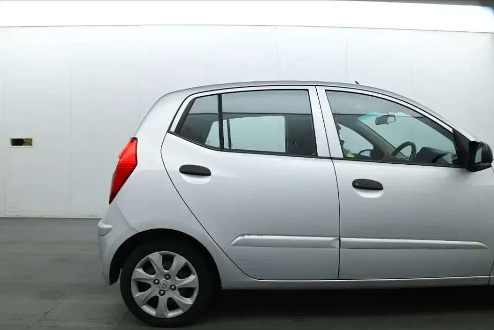 Used Hyundai i10 Classic 2013 Silver Hatchback