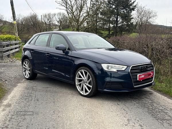 Used Audi A3 116 HP (85 kW) 2019 Blue Hatchback