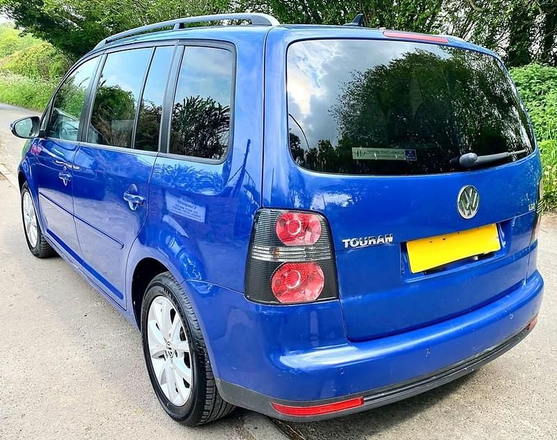 Used VW Touran Match 105 HP (77 kW) 2010 Blue MPV