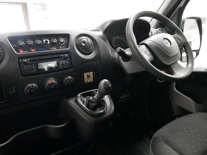 Used Vauxhall Movano 130 HP (95 kW) 2018 White MPV