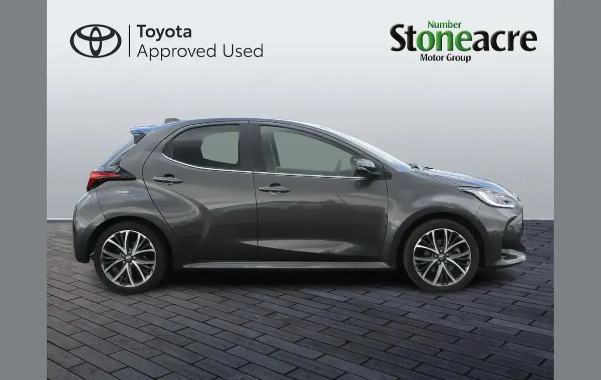 Used Toyota Yaris Hybrid 116 HP (85 kW) 2022 Grey Hatchback