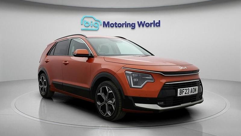 Used Kia Niro 139 HP (102 kW) 2023 Orange SUV