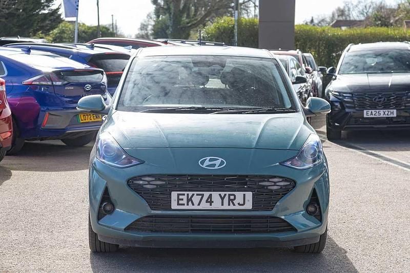 Used Hyundai i10 Premium 83 HP (61 kW) 2025 Green Hatchback