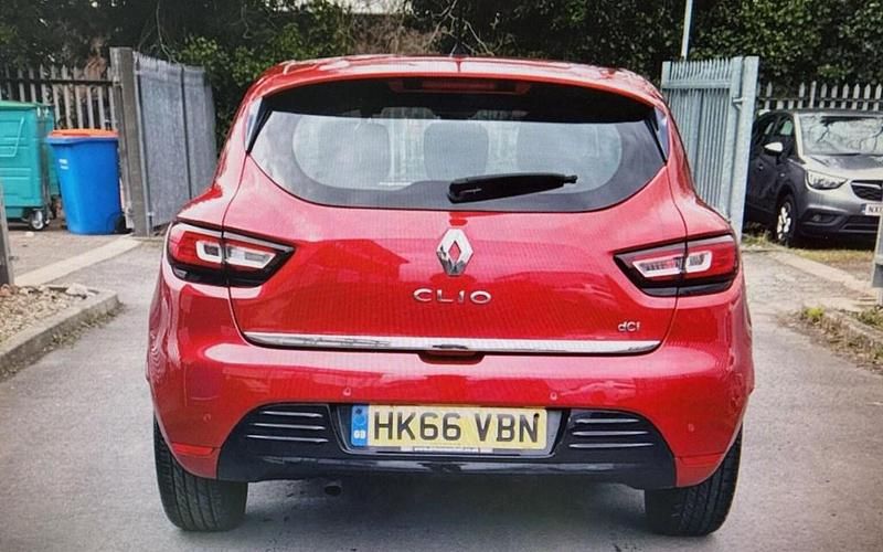 Usado Renault Clio IV Dynamique 2016 Vermelho Citadino