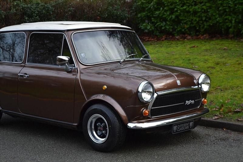 Usado Mini Cooper 71 HP (52 kW) 1975 Castanho Citadino