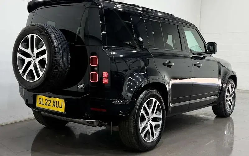 Used Land Rover Defender 404 HP (297 kW) 2023 SUV