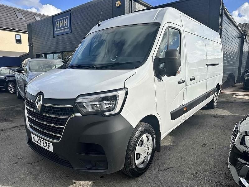 White Used 2023 Renault Master Business Van | £17,750 (Fair price) - Image 1/4
