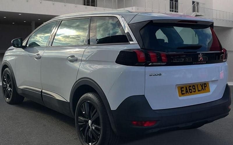 Used Peugeot 5008 Active 131 HP (96 kW) 2019 White SUV