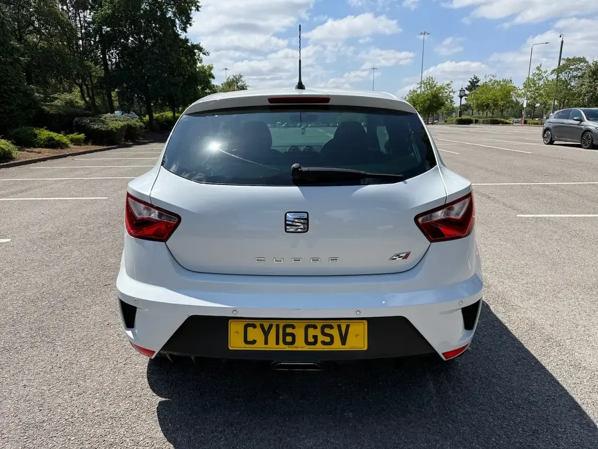 Used Seat Ibiza CUPRA 192 HP (141 kW) 2016 White Hatchback