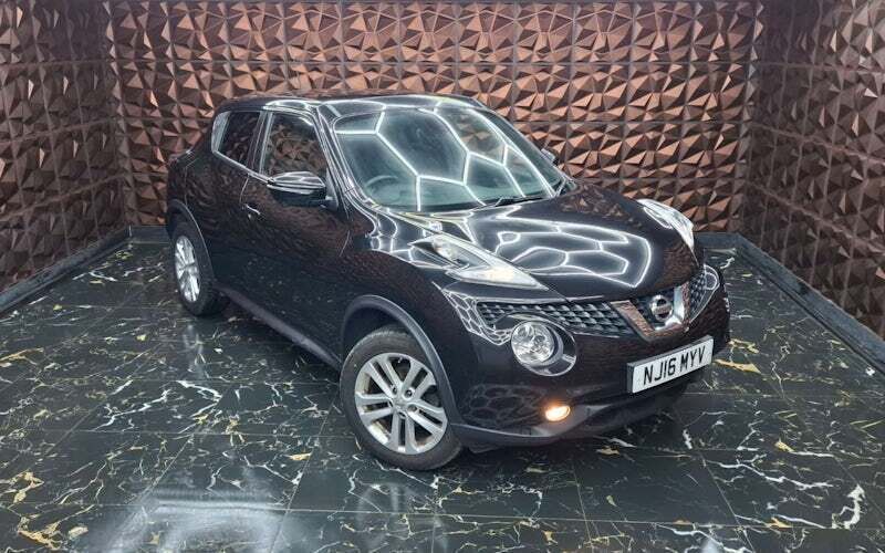 Black Used 2015 Nissan Juke N-Connecta SUV | £4,299 (A bit pricey) - Image 1/4