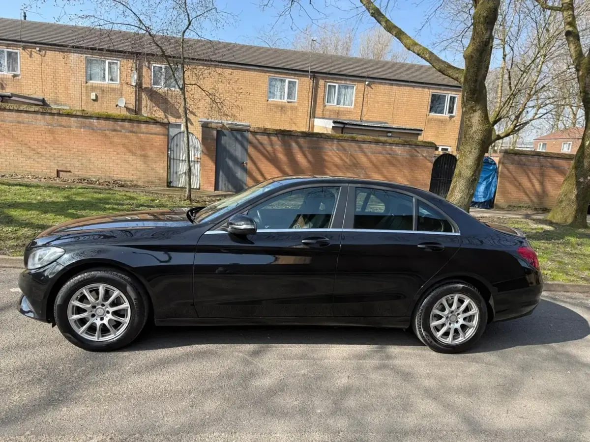 Used Mercedes C220 SE 170 HP (125 kW) 2017 Black Sedan