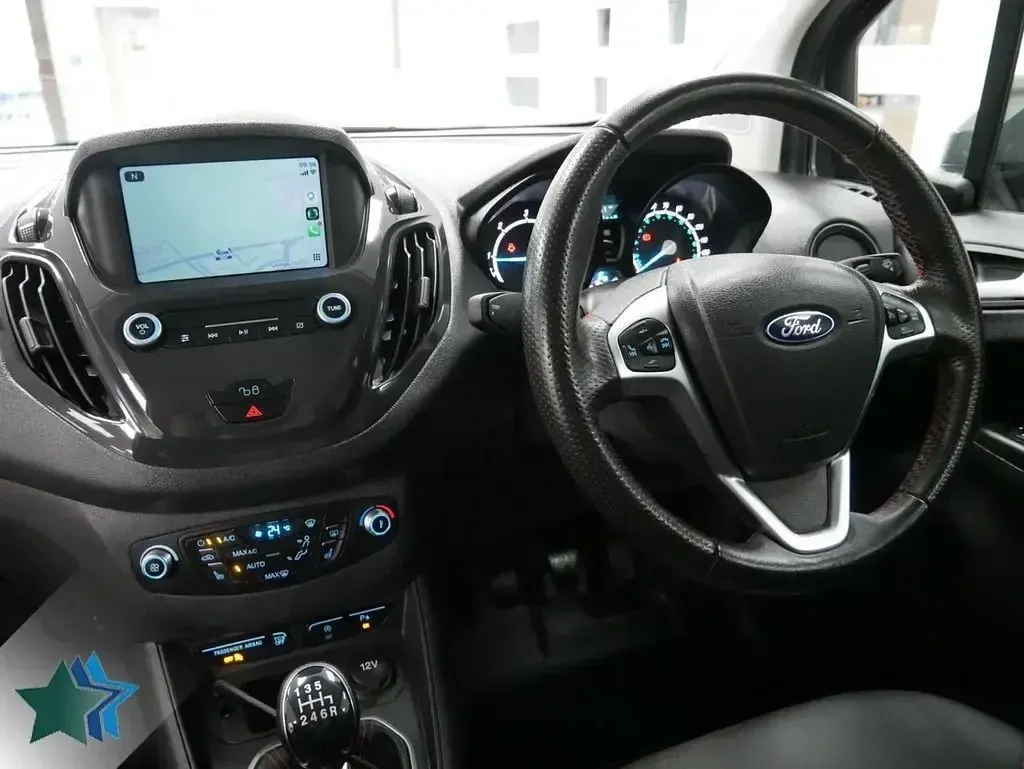 Używany Ford Transit Sport 100 KM (73 kW) 2022 Szary Van