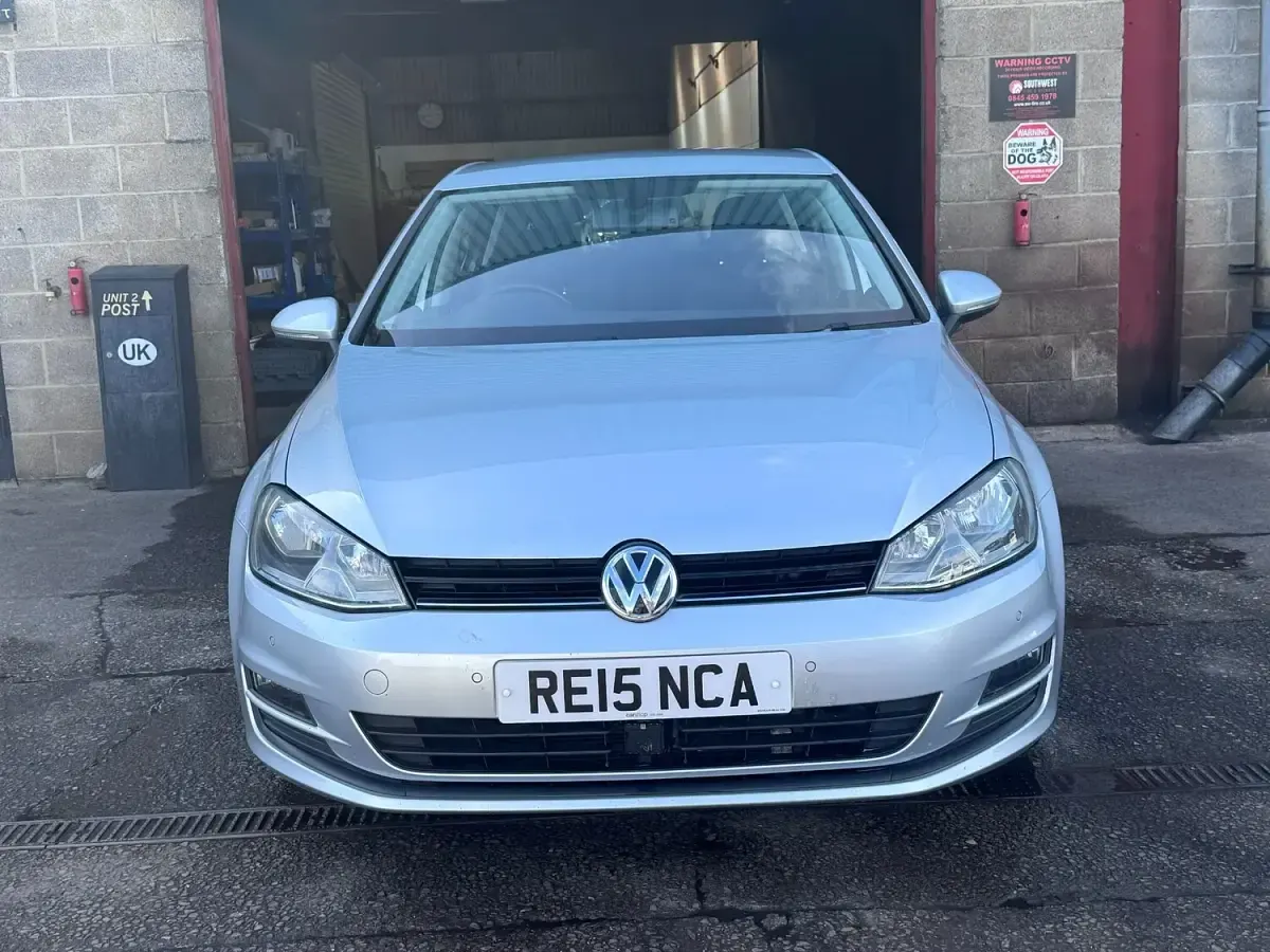 Used VW Golf VII Match 104 HP (76 kW) 2015 Silver Hatchback