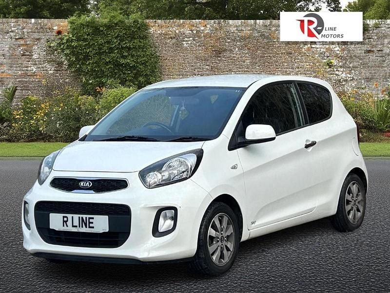 Used Kia Picanto 65 HP (47 kW) 2016 White Hatchback