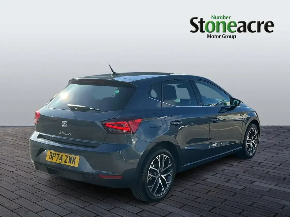 Usado Seat Ibiza XCELLENCE 115 HP (84 kW) 2025 Cinzento Citadino