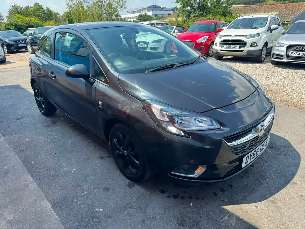 Used Vauxhall Corsa SRi 100 HP (73 kW) 2016 Black Hatchback