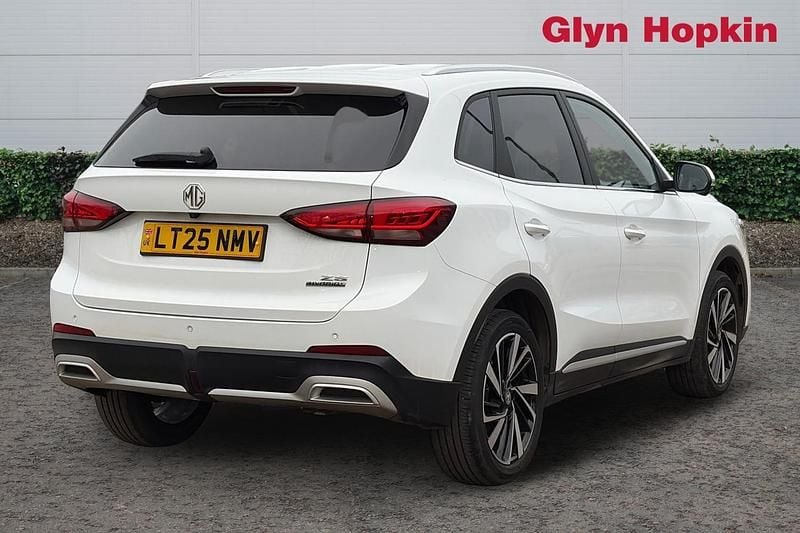 Used MG ZS Trophy 2025 White Hatchback