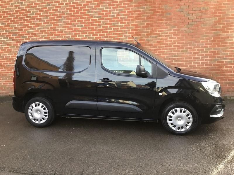 Used Vauxhall Combo Sportive 75 HP (55 kW) 2019 Black MPV