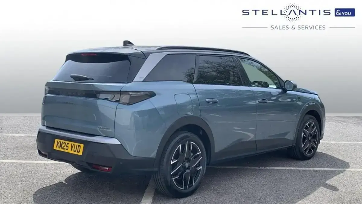 Used Peugeot 5008 GT 134 HP (98 kW) 2025 Blue SUV