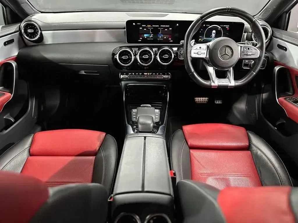 Begagnad Mercedes A35 AMG Executive 2021 Silver Halvkombi