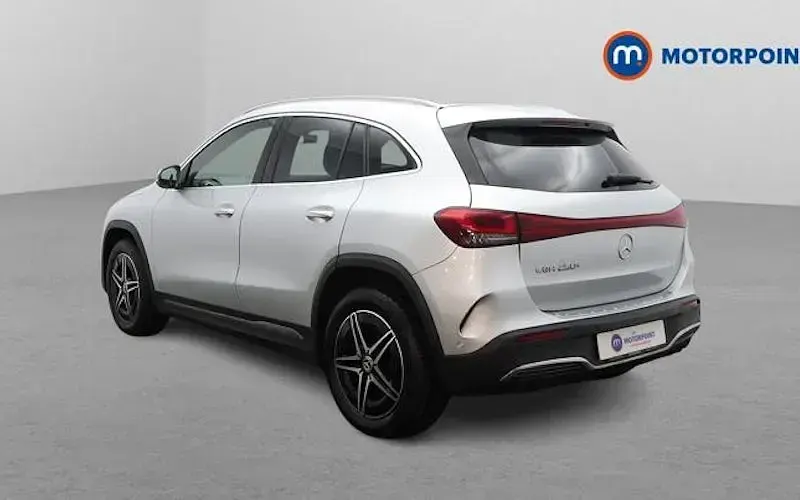 Używany Mercedes EQA250+ AMG line 139 kW (190 KM) 2023 Srebrny SUV