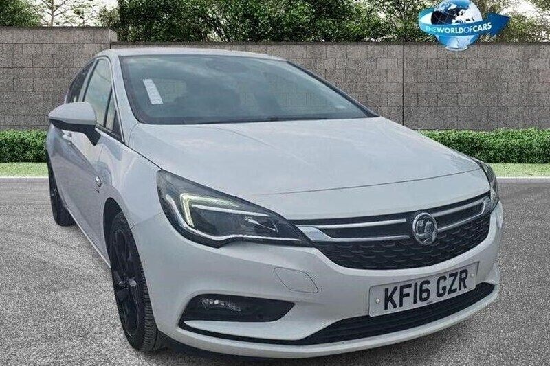 White Used 2016 Vauxhall Astra SRi Hatchback | £4,393 (Fair price) - Image 1/1