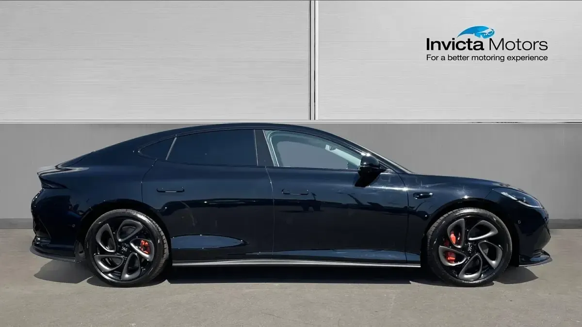 New MG IM5 Performance 553 kW (752 HP) 2026 Black Hatchback