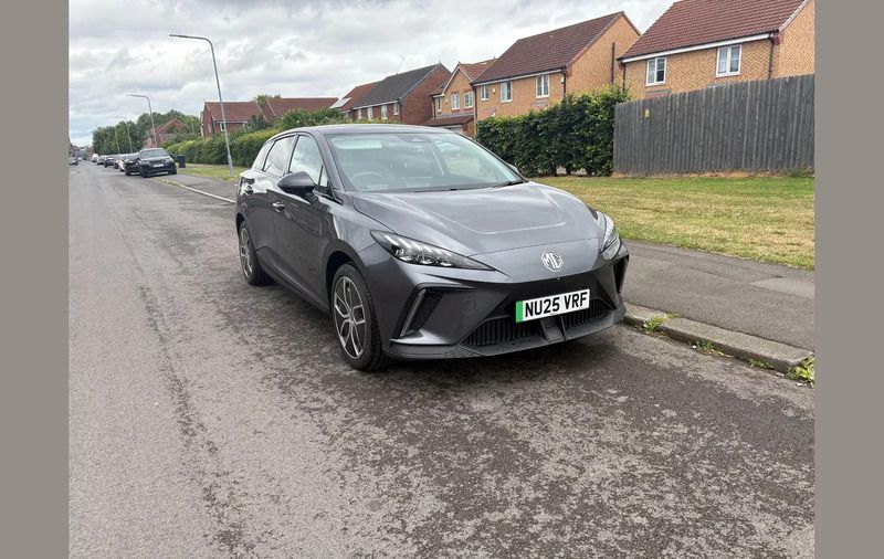 Grey New 2025 MG MG4 EV Trophy Hatchback | £22,995 (Good price) - Image 1/4