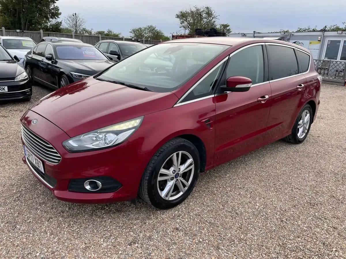 Usado Ford S-MAX Titanium 180 HP (132 kW) 2017 Vermelho Monovolume