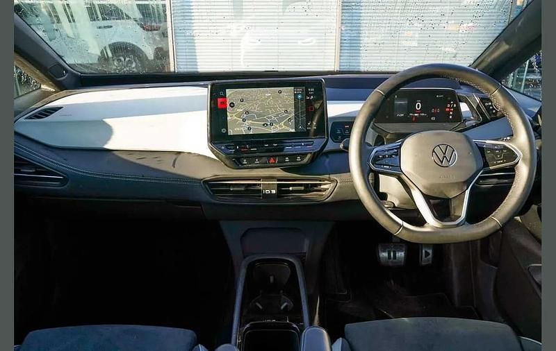 Used VW ID.3 Pro 150 kW (204 HP) 2023 White Hatchback