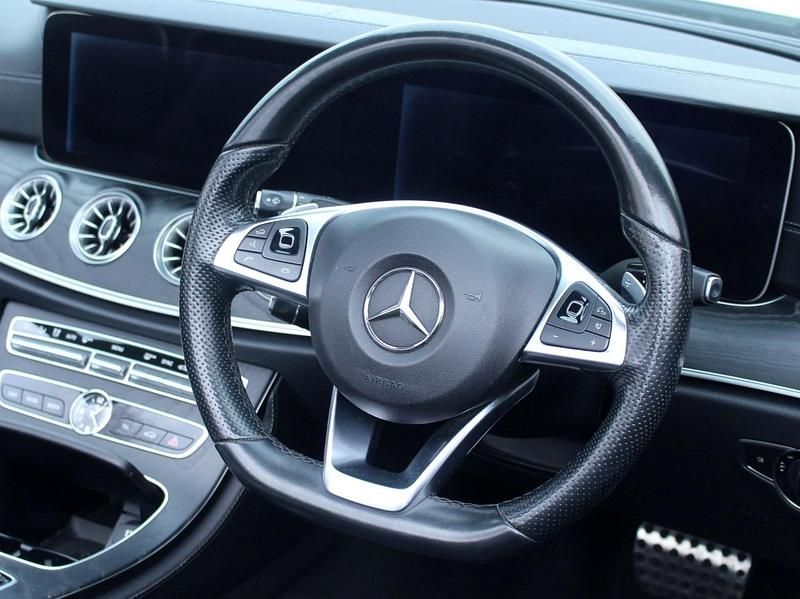 Used Mercedes E220 AMG Line Premium 194 HP (142 kW) 2017 White Cabriolet