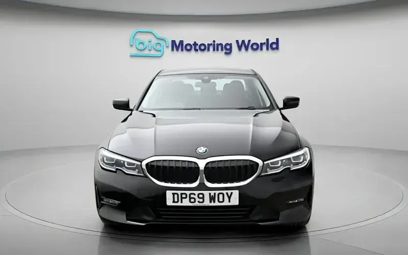 Begagnad BMW 320 190 HK (139 kW) 2019 Svart Sedan