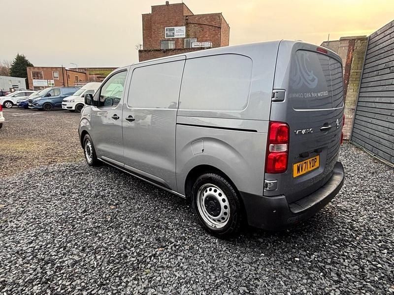 Używany Vauxhall Vivaro Edition 100 KM (73 kW) 2021 Szary Minivan