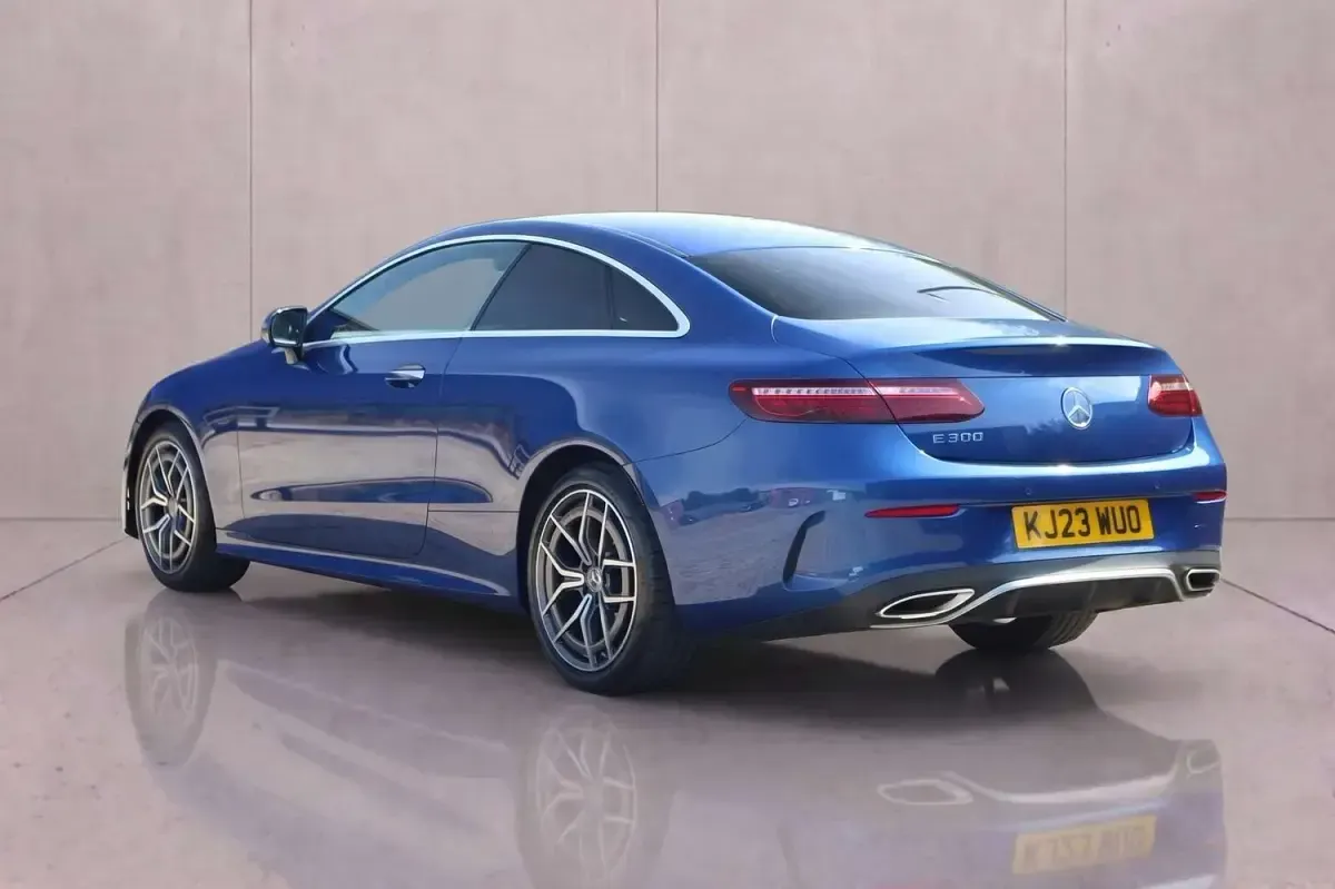 Used Mercedes E300 AMG Line Premium 258 HP (189 kW) 2023 Blue Coupe
