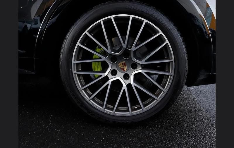 Used Porsche Cayenne Platinum Edition 456 HP (335 kW) 2023 Black SUV