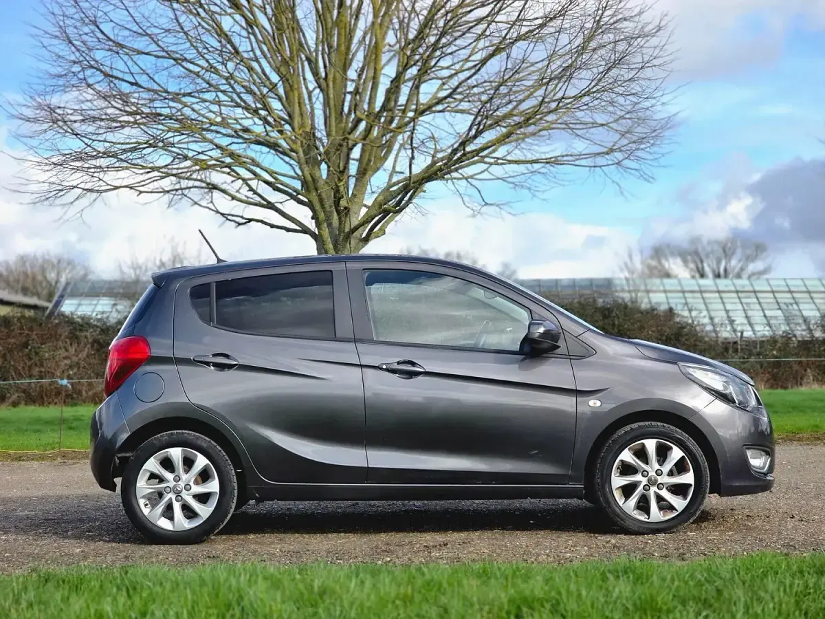 Used Vauxhall Viva 75 HP (55 kW) 2016 Grey Hatchback