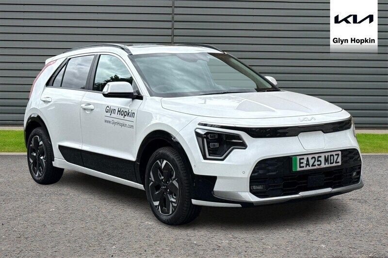 White New 2025 Kia e-Niro 4 SUV | £32,678 (Expensive) - Image 1/4
